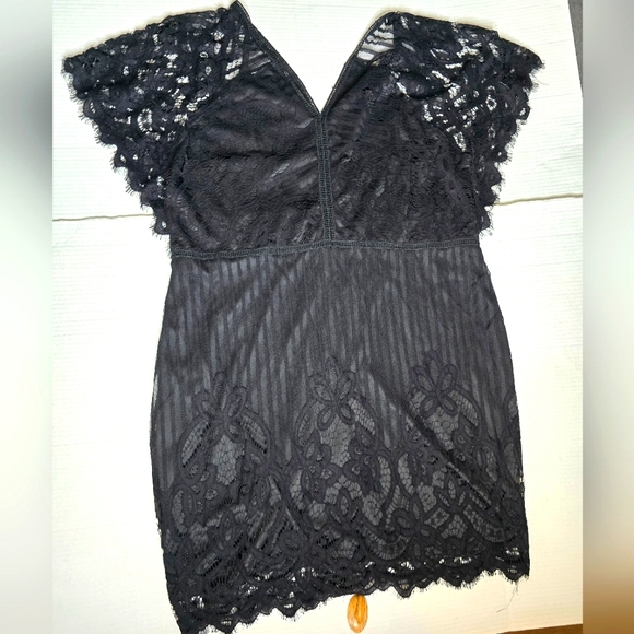 Emily Bazar Lace Cocktail Dress - Picture 1 of 3